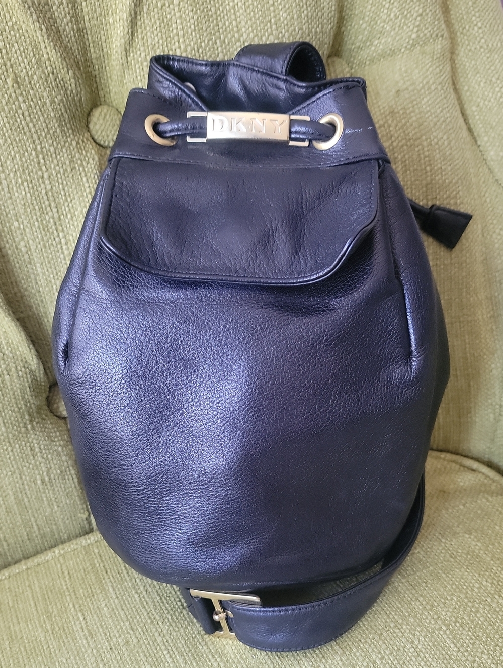 DKNY Vintage Black Leather Drawstring Bucket Bag.